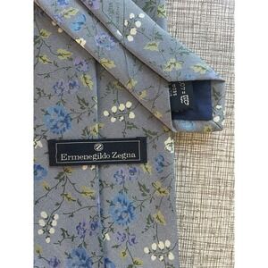 Ermenegildo Zegna 100% Silk Tie Light Grey Floral Made in Italy